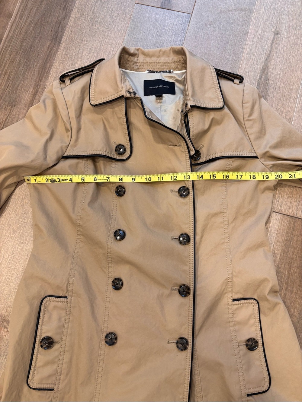 Banana Republic Double-Breasted Trench Coat Women’s Size 12 Tan Classic Beltless - Picture 5 of 9